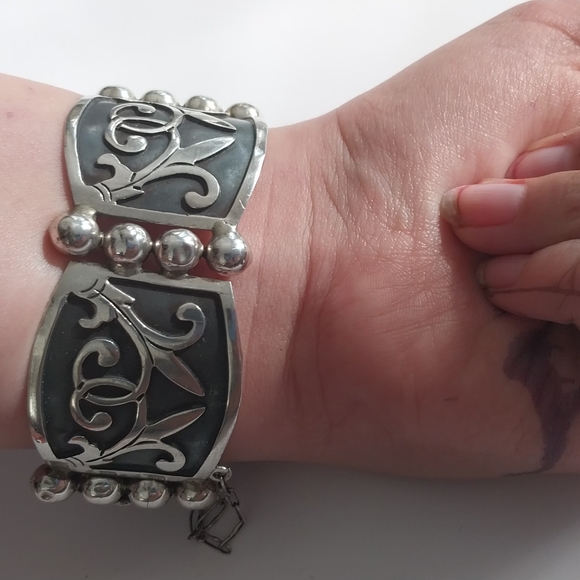 Vintage solid silver floral link panel bracelet - Picture 3 of 13